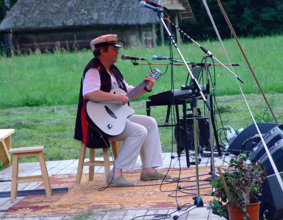 saras_bardu_malunas_2010.jpg