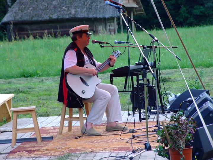 saras_bardu_malunas_2010.jpg saras_bardu_malunas_2010.jpg